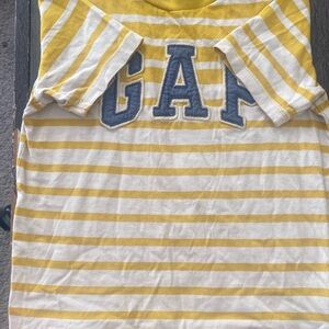 🌼 | GAP Yellow and White Short Sleeve Tee